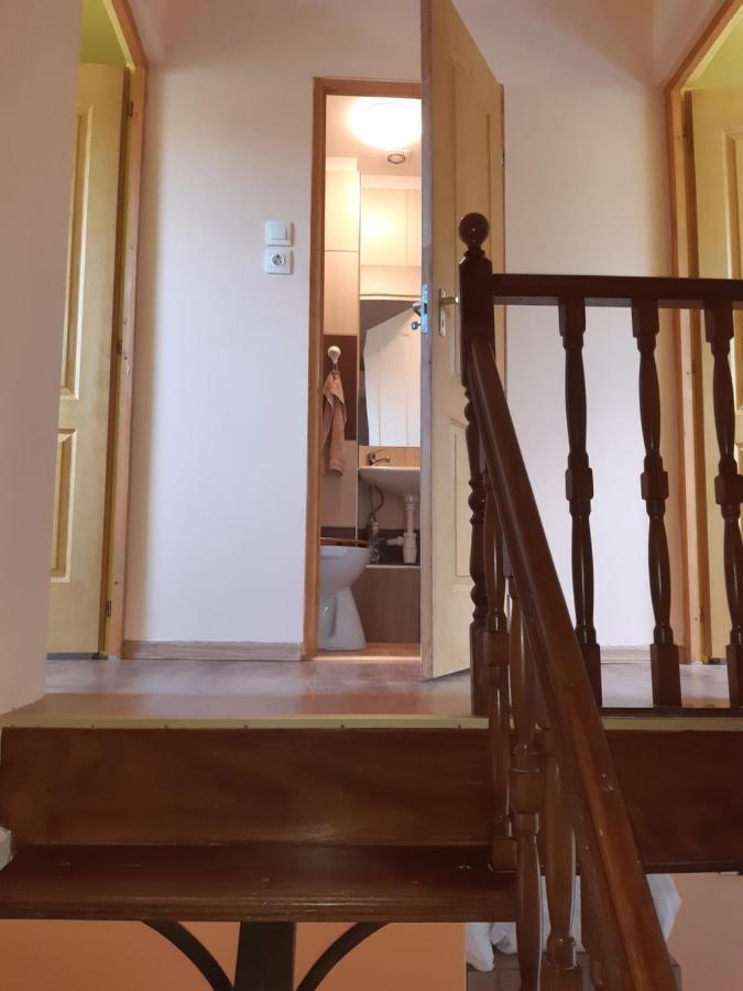 Narcisz Apartman Дьюла Екстер'єр фото