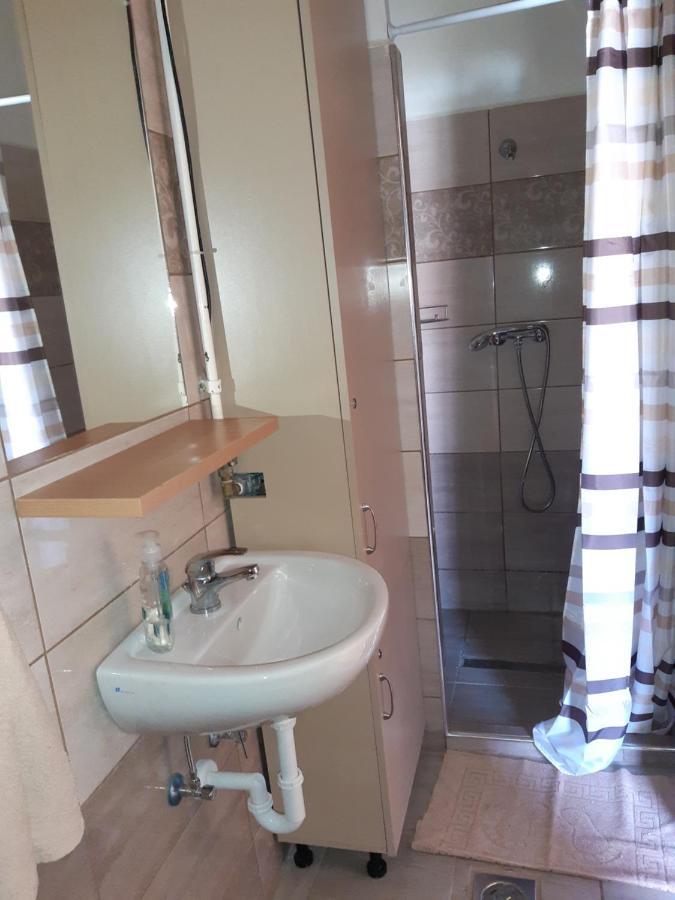 Narcisz Apartman Дьюла Екстер'єр фото